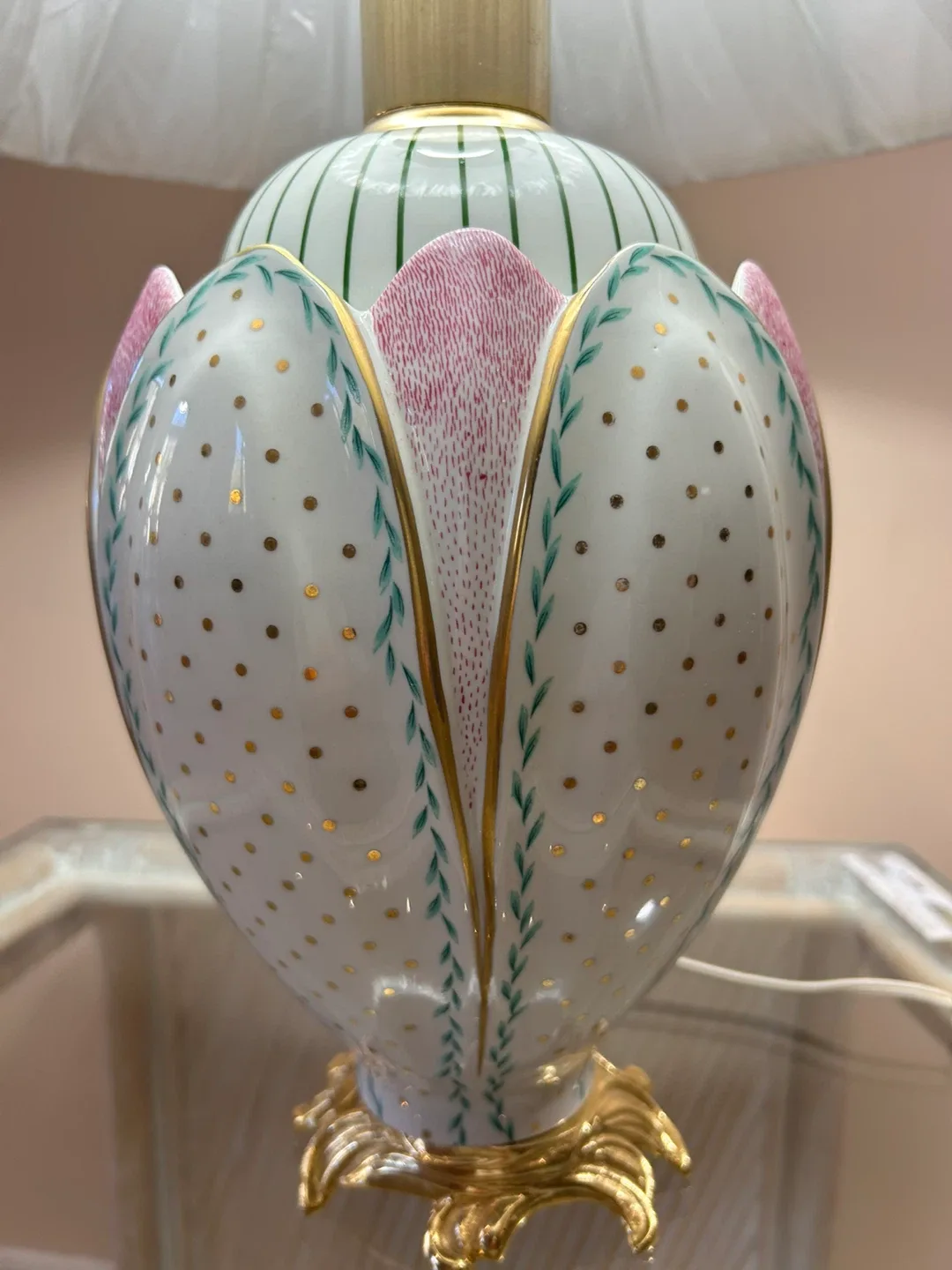 Mangani Porcelain Tulip Lamp image indicator(2)