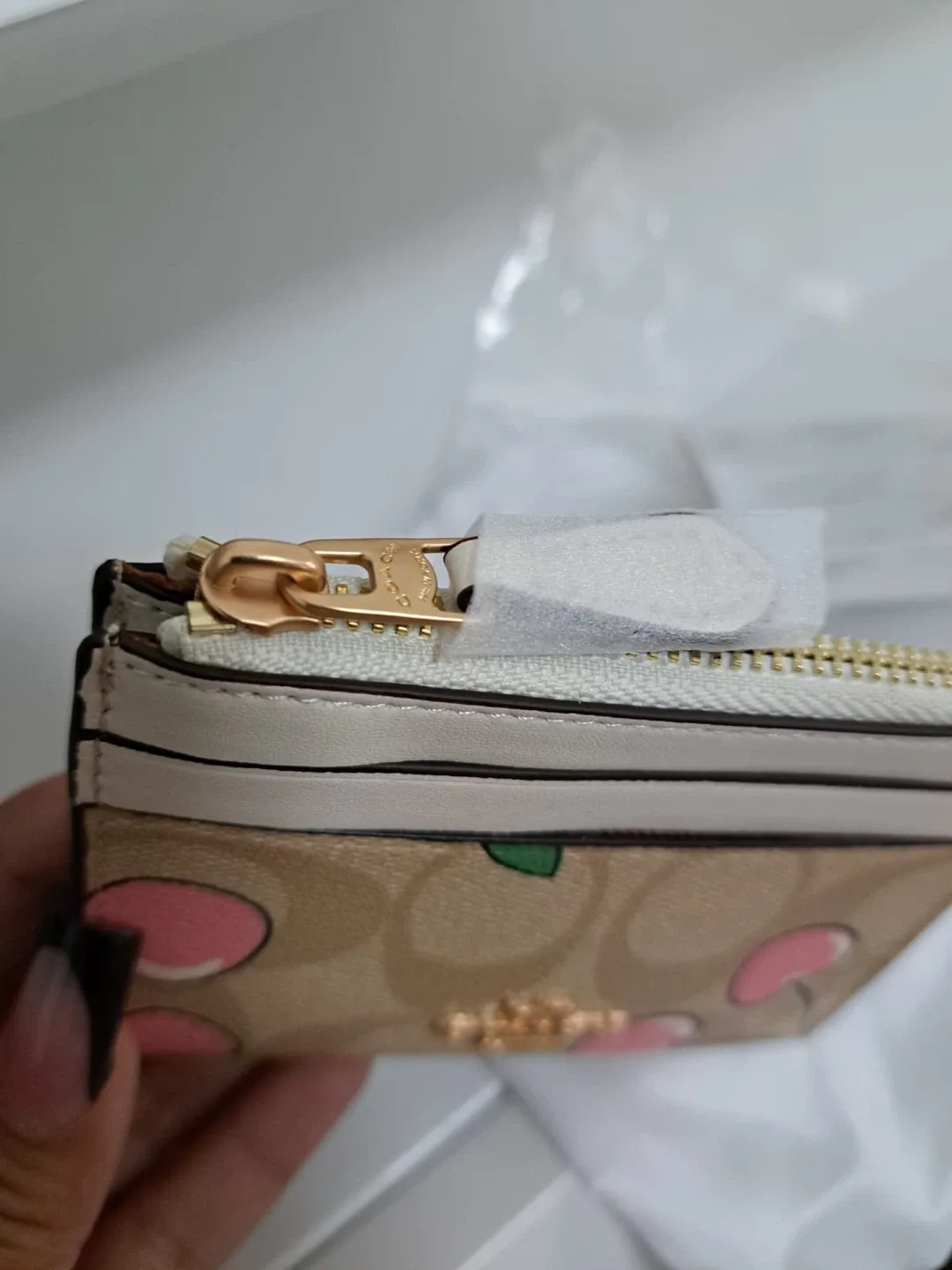 New Coach Mini Skinny ID Case Cherry Print image indicator(2)