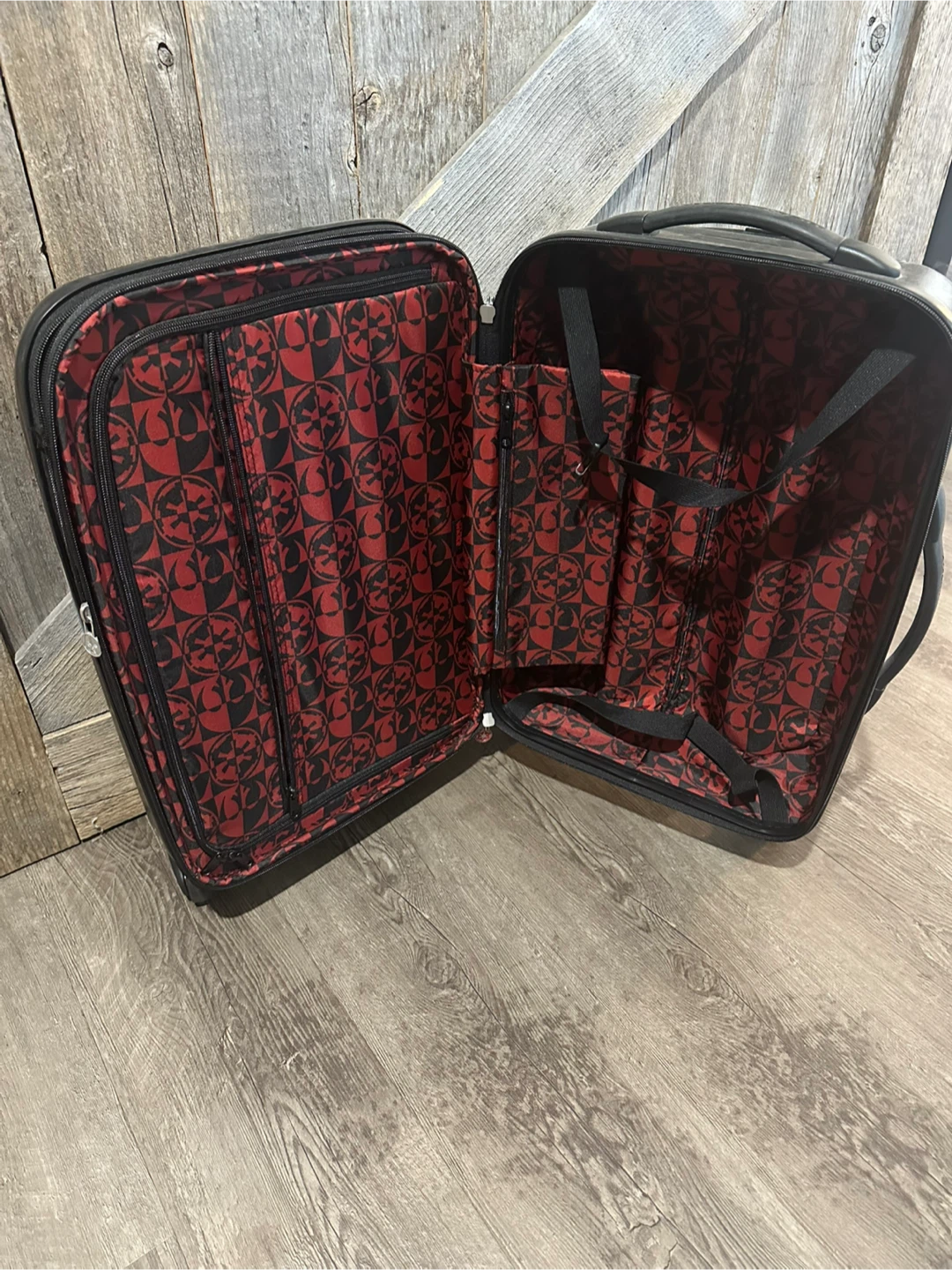 Star Wars Darth Vader Rolling Suitcase - photo 2