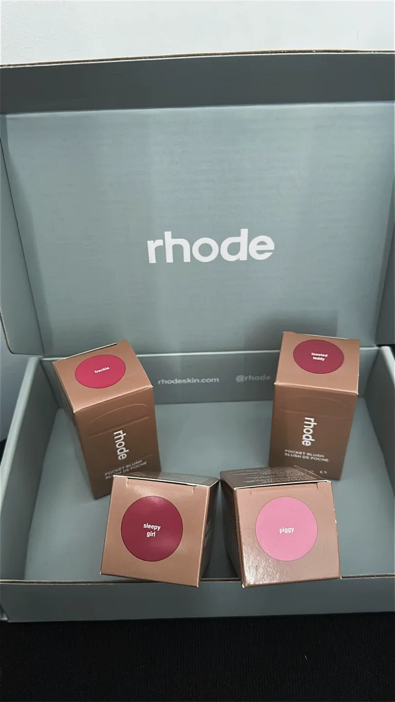 Rhode Pocket Blush - New in Box image indicator(2)