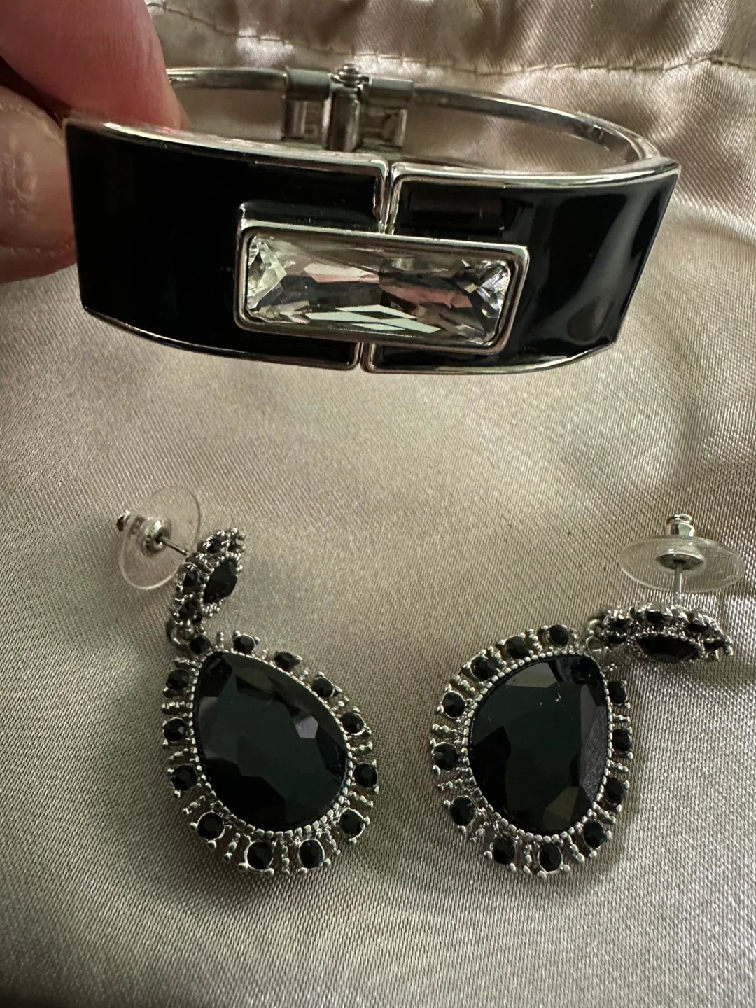 Bracelet & Earrings Set - Black & Silver