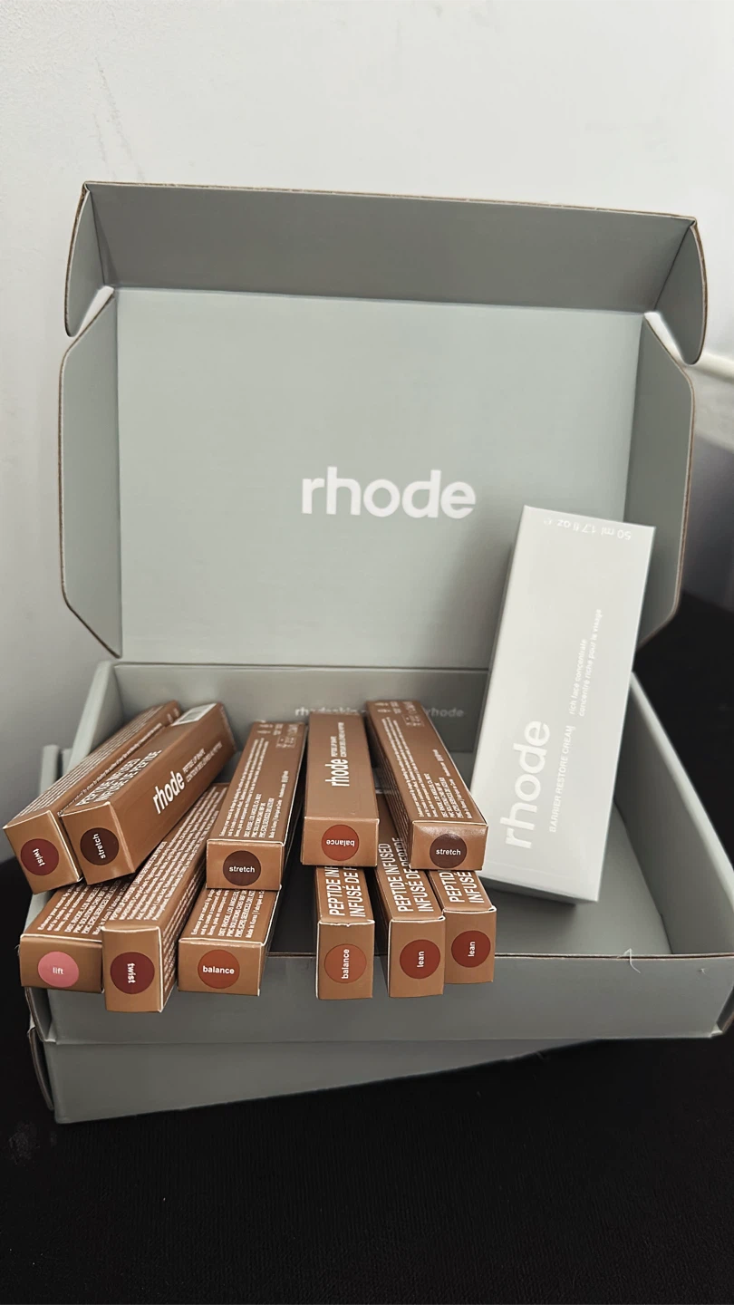 Rhode Peptide Lip shape Contouring Lip Shaper
