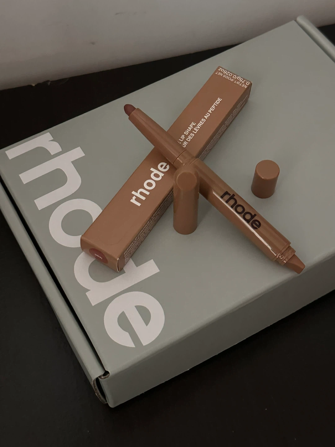 Rhode Peptide Lip shape Contouring Lip Shaper - photo 4