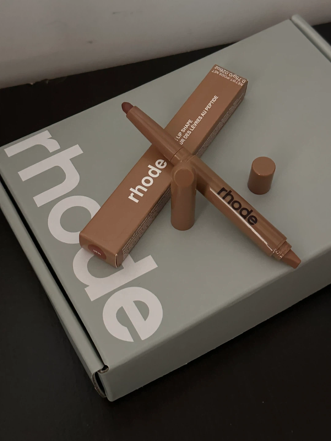 Rhode Peptide Lip shape Contouring Lip Shaper - photo 3