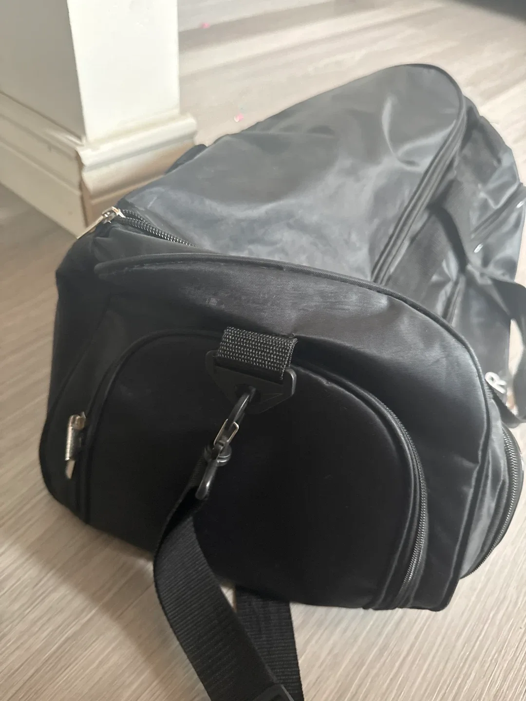 HER GYMVMT Black Gym Bag image indicator(3)