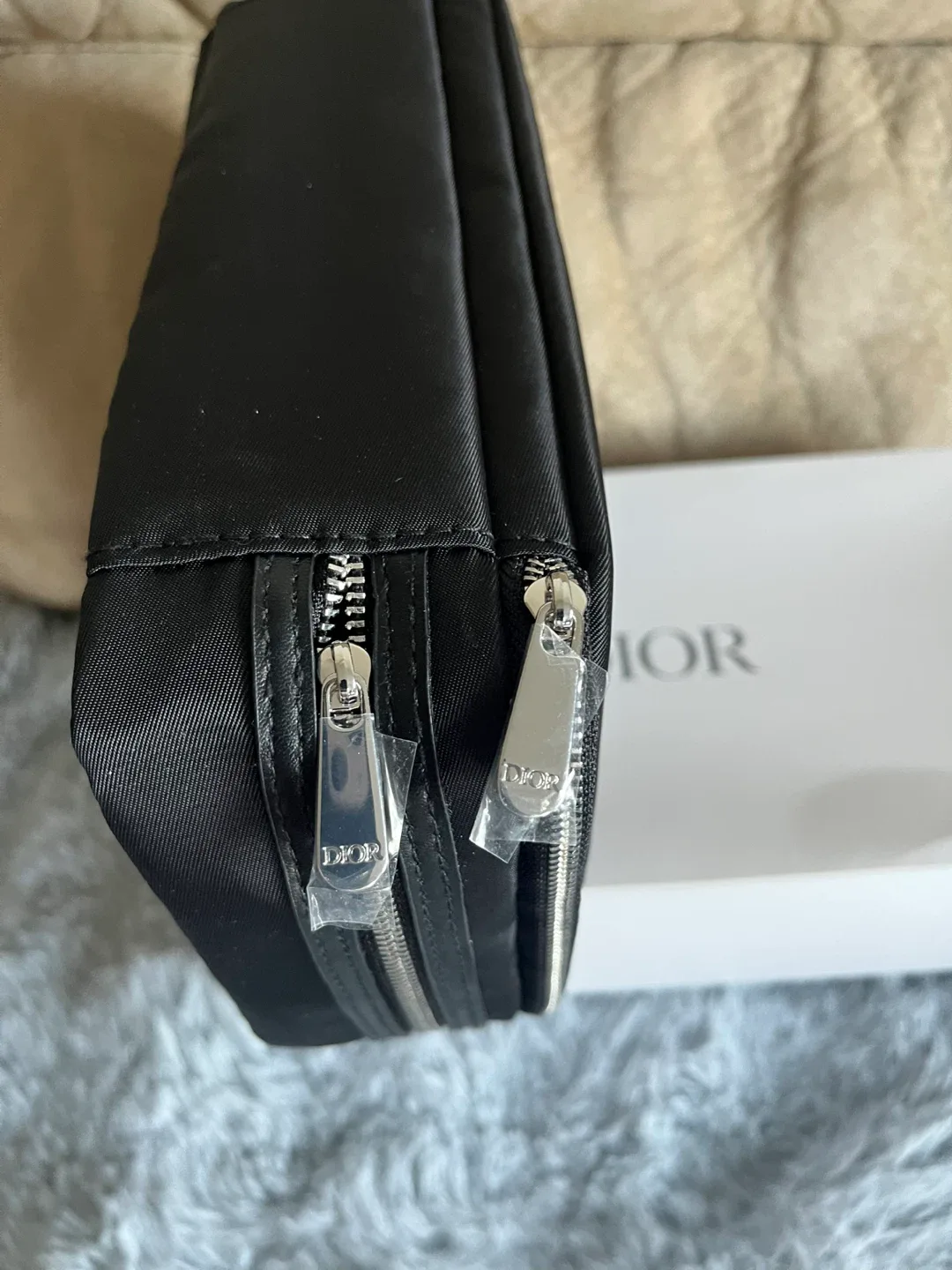 Dior Backstage Makeup Bag - New image indicator(4)