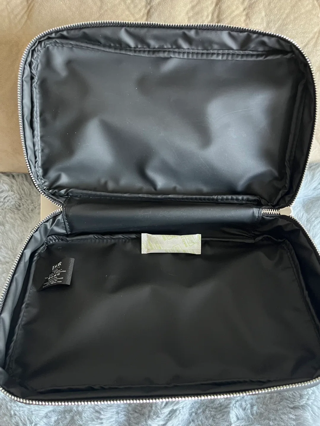 Dior Backstage Makeup Bag - New image indicator(2)