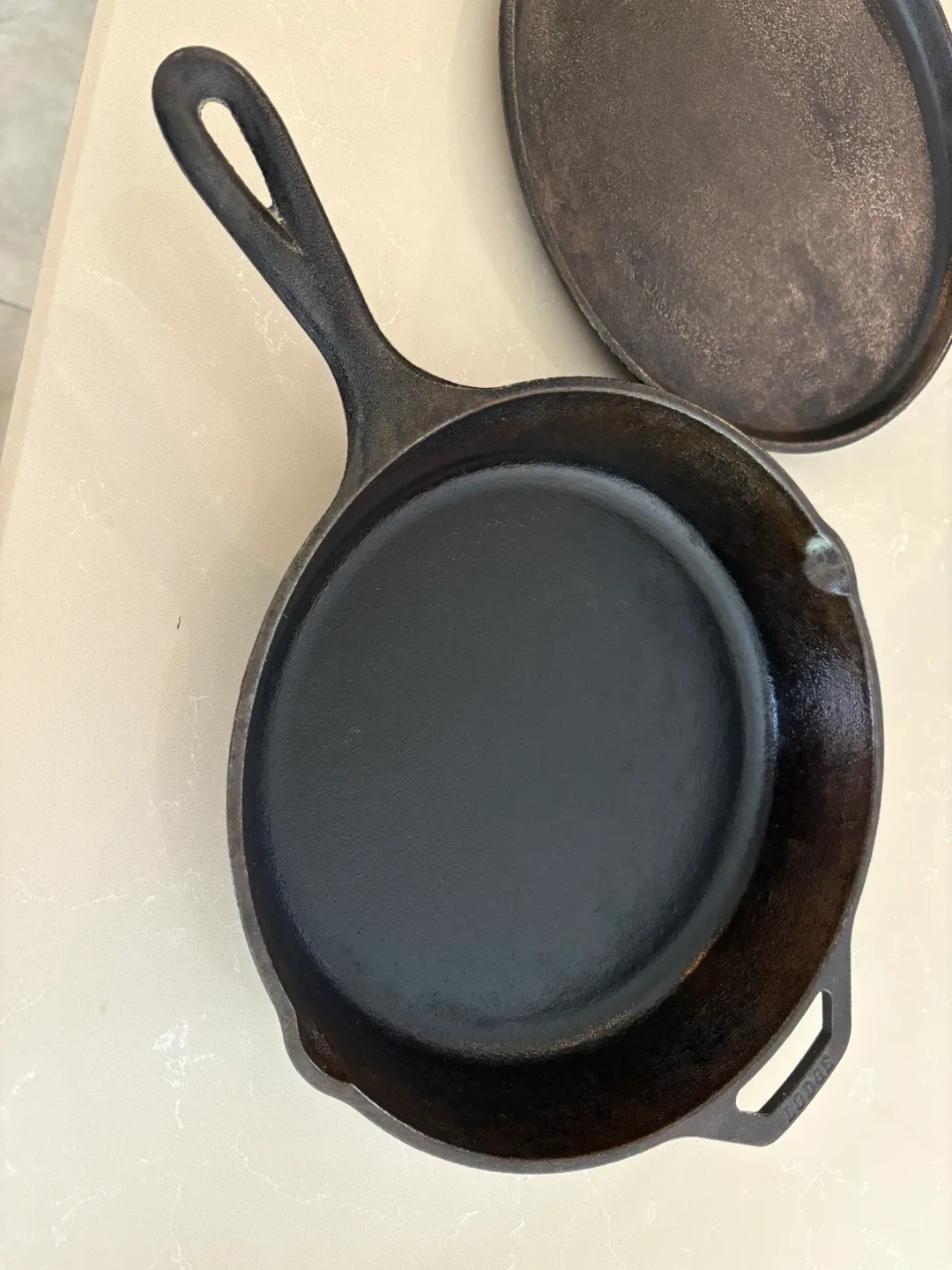 Cast Iron Pan & Skillet (excellent condition) image indicator(2)