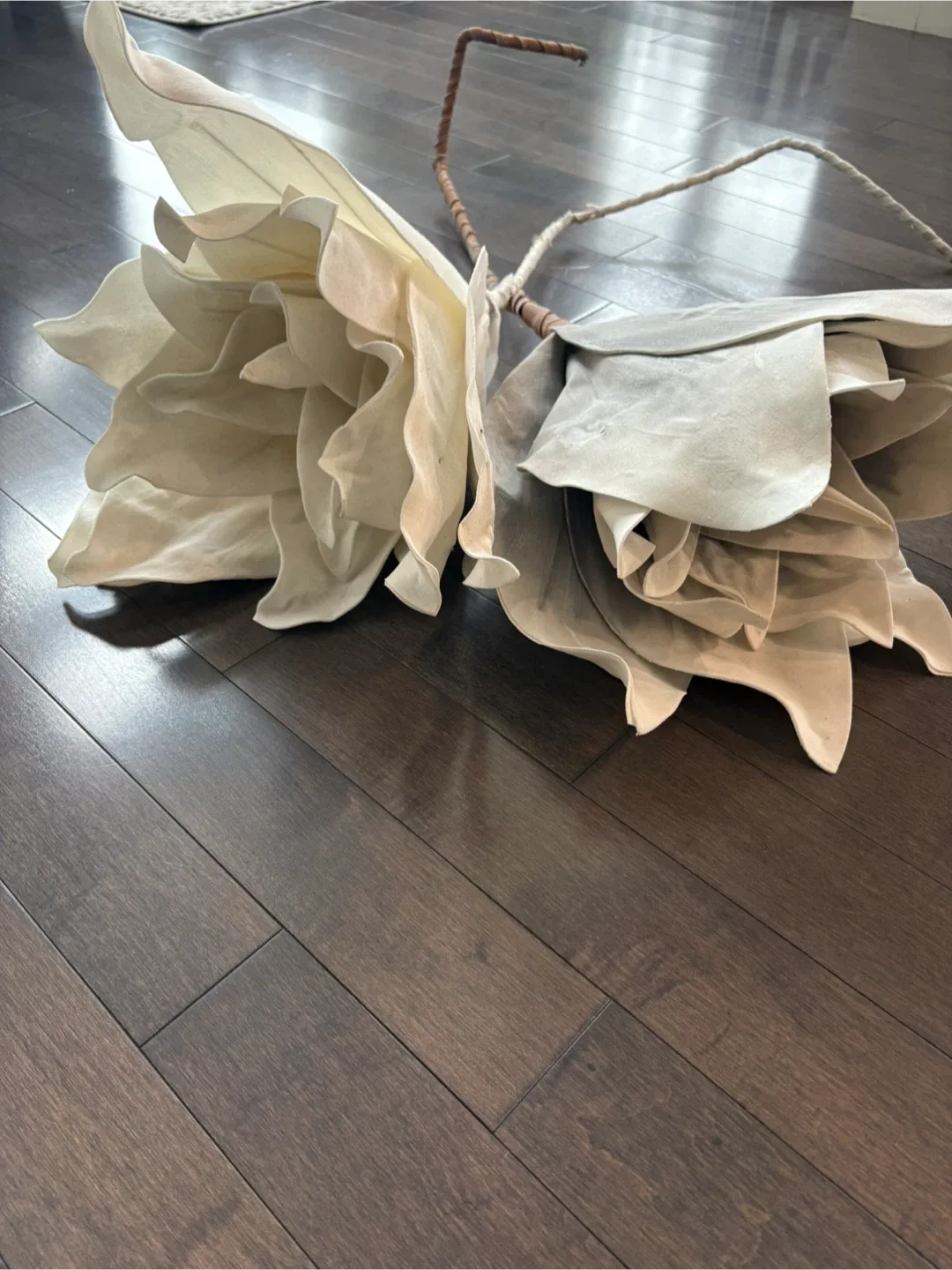 Large Decorative Flower Arrangement image indicator(2)