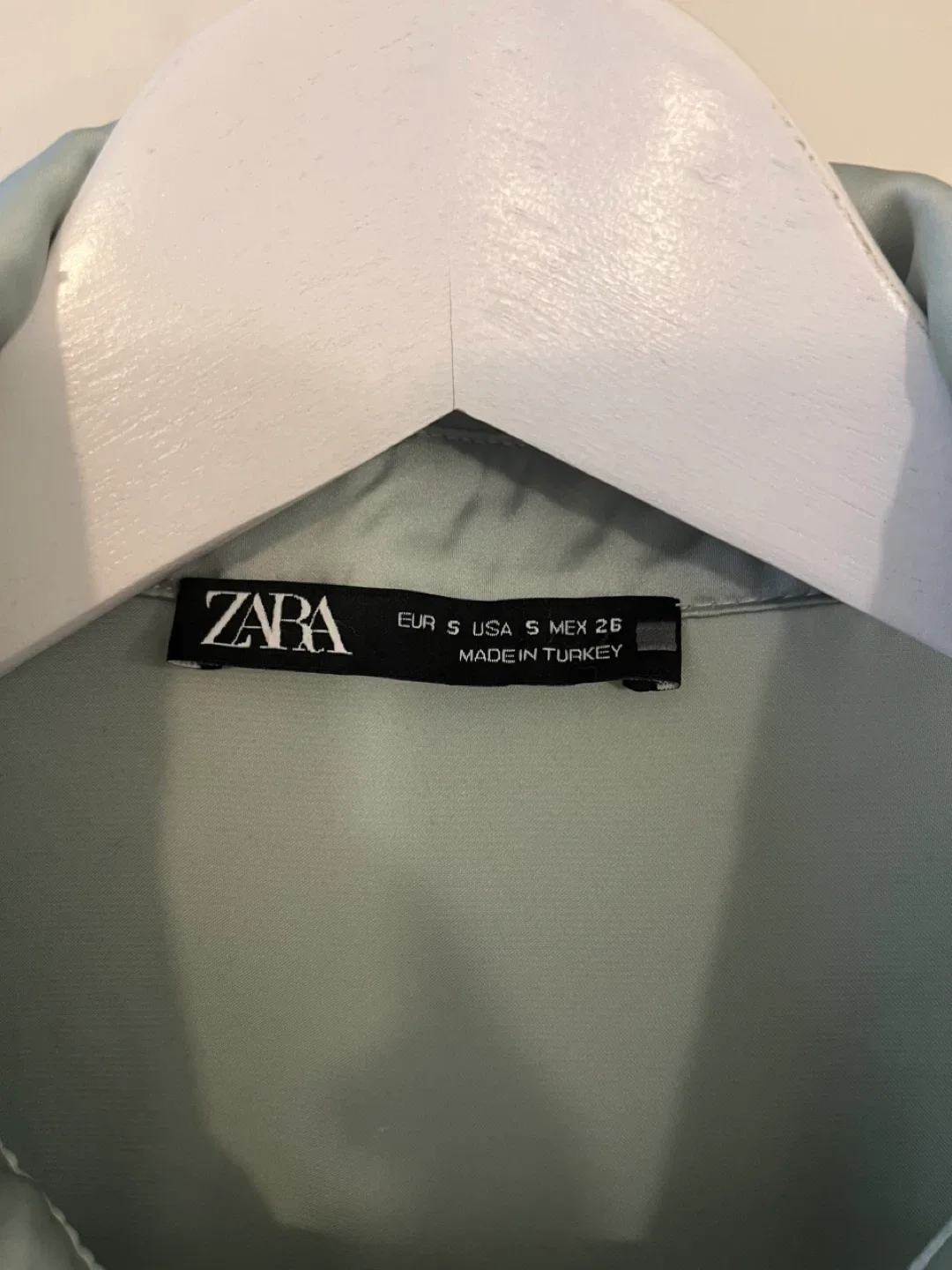 Zara Light Green Button-Up Shirt 🥕 image indicator(2)
