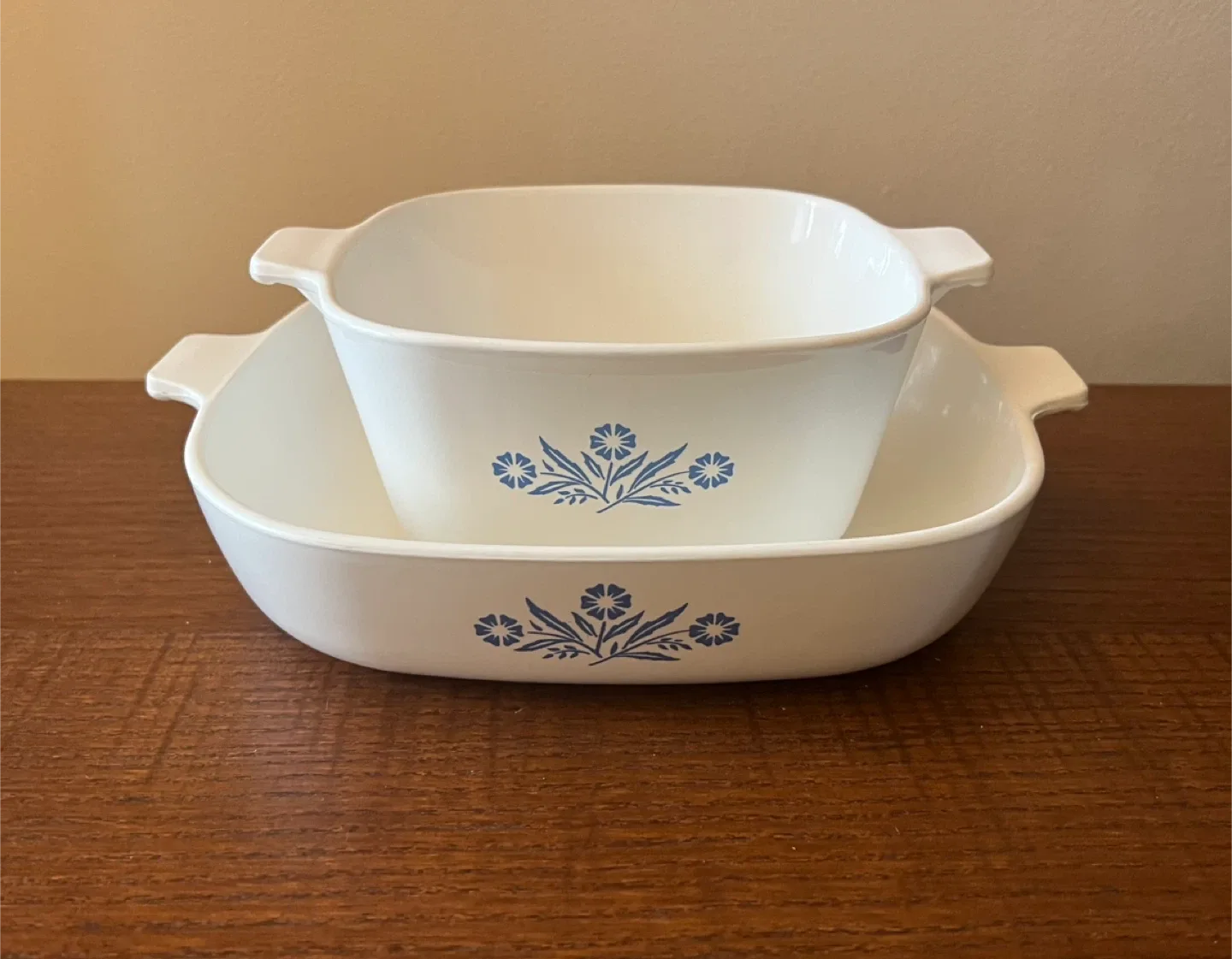 Vintage Late 1960s Cornflower Blue Corning Ware Pieces image indicator(2)