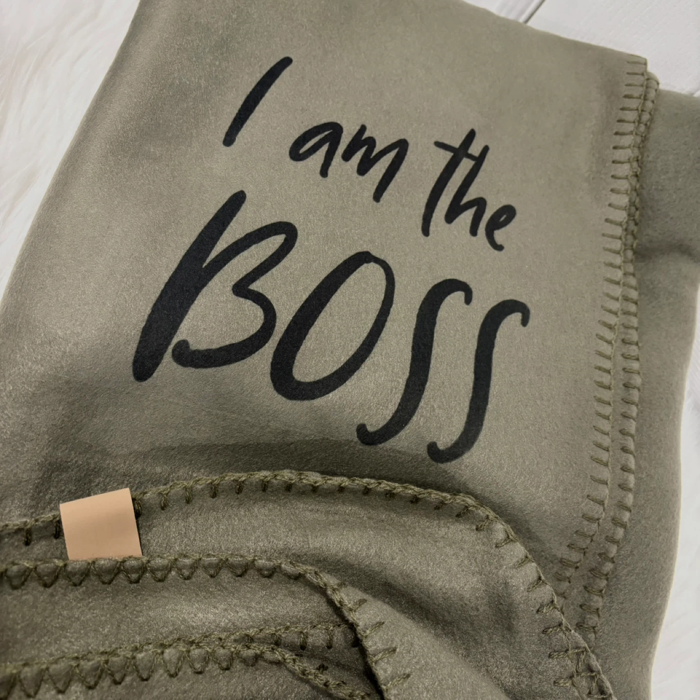 🥕 Personalized I am the BOSS Throw Blanket