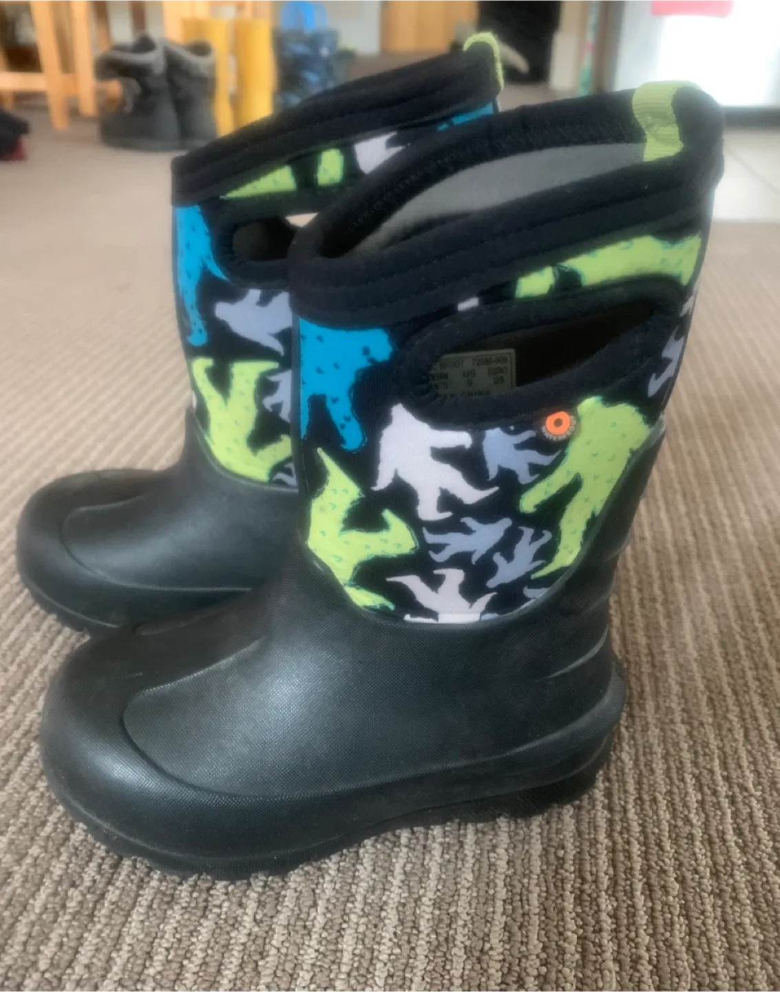 Bogs Kids' B-Foot Black/Multi Boots - Size 9 image indicator(2)