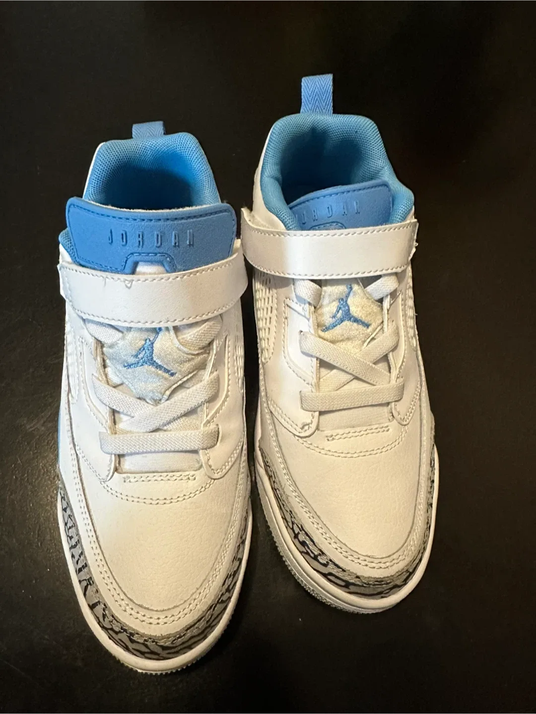 Jordan spizike low White/Blue boys size 3