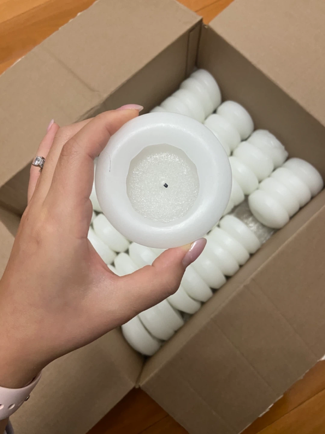 White Round Candles (Bulk) - photo 2