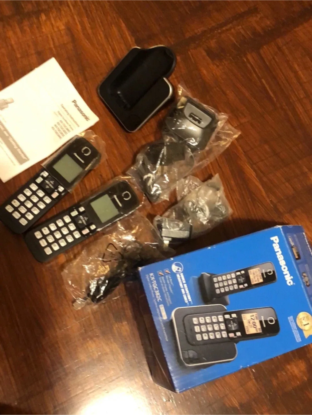 Panasonic KX-TGC382C Digital Cordless Phone - Like New! thumbnail