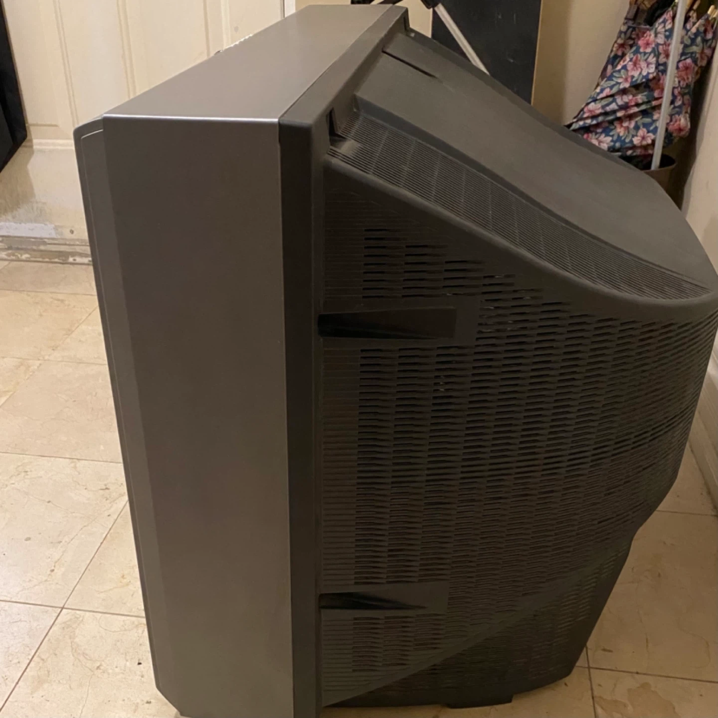 Sony Trinitron CRT Television - photo 2