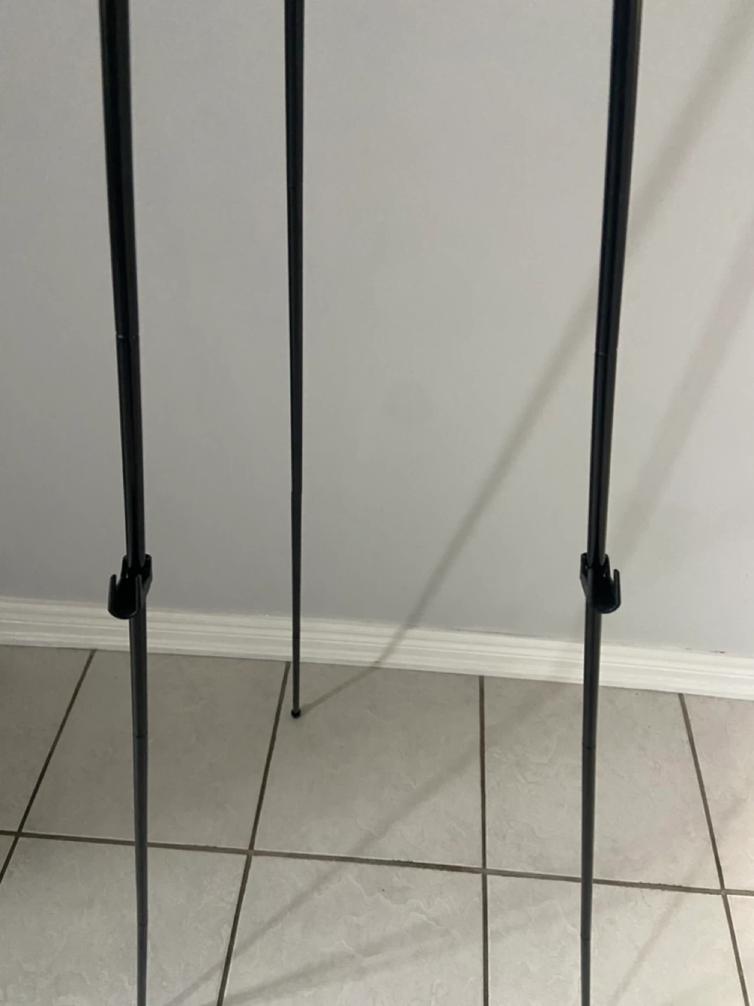 Black Metal Easel Stand - photo 3