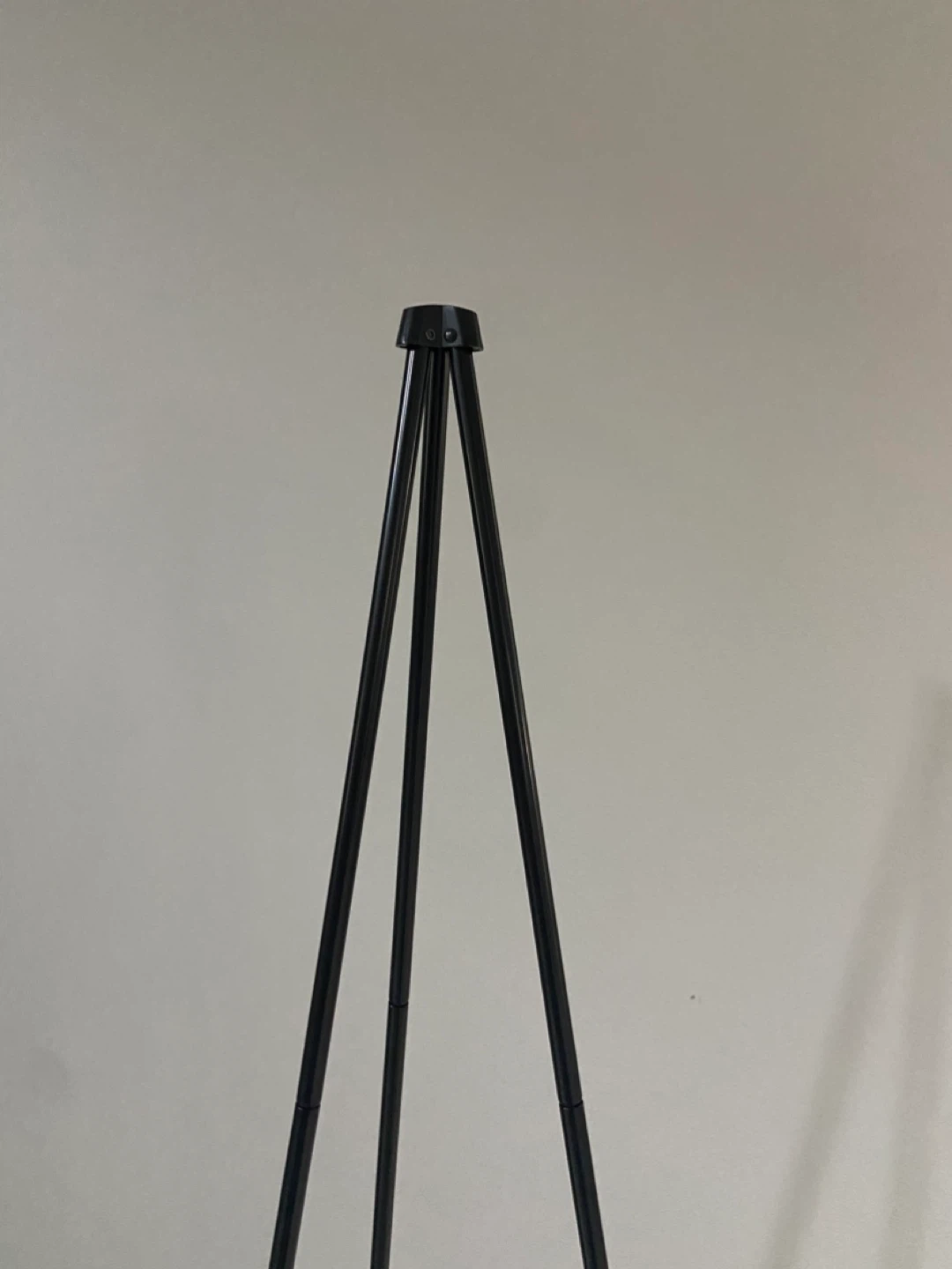Black Metal Easel Stand - photo 4