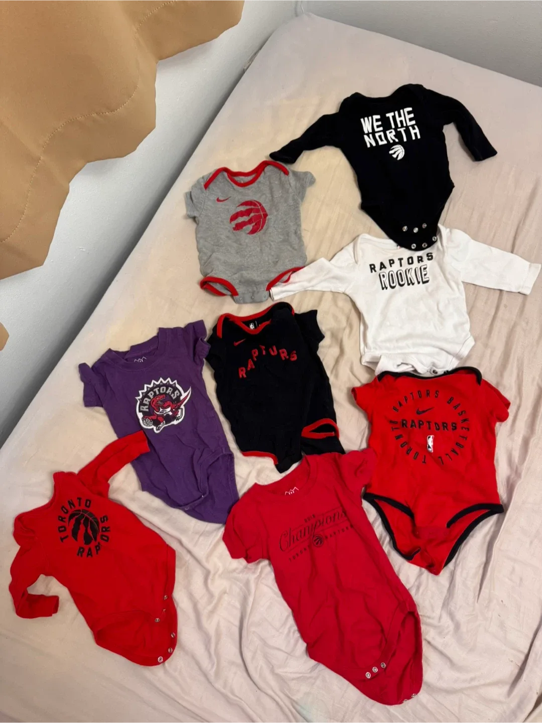 Toronto Raptors Baby Clothes Bundle Size 6-12 months image indicator(2)