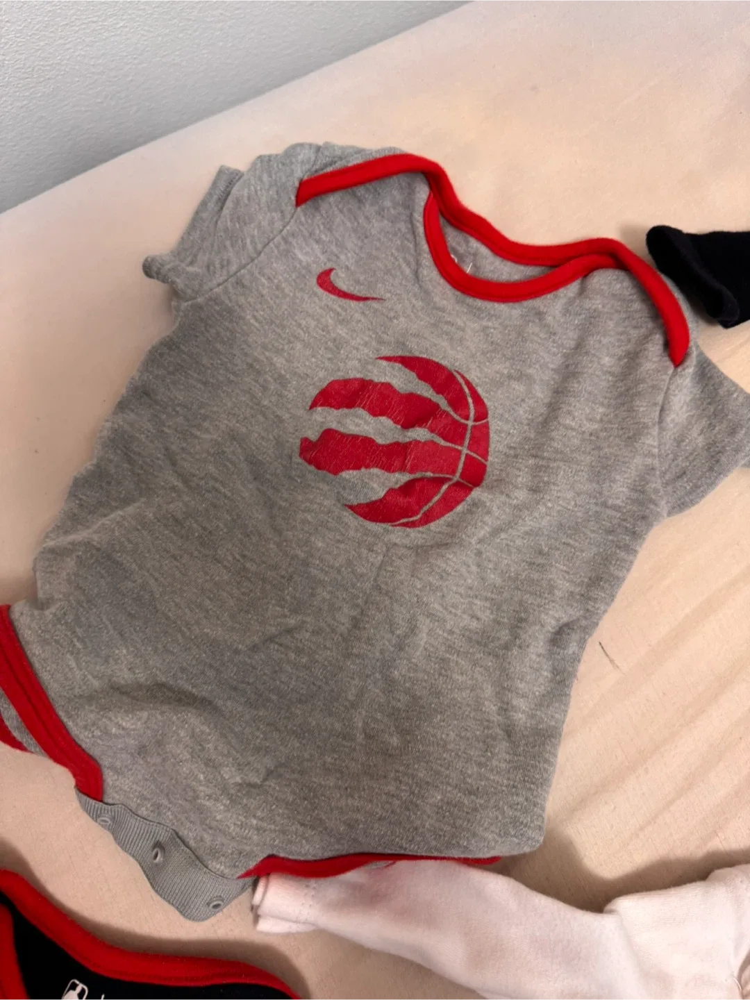 Toronto Raptors Baby Clothes Bundle Size 6-12 months image indicator(7)