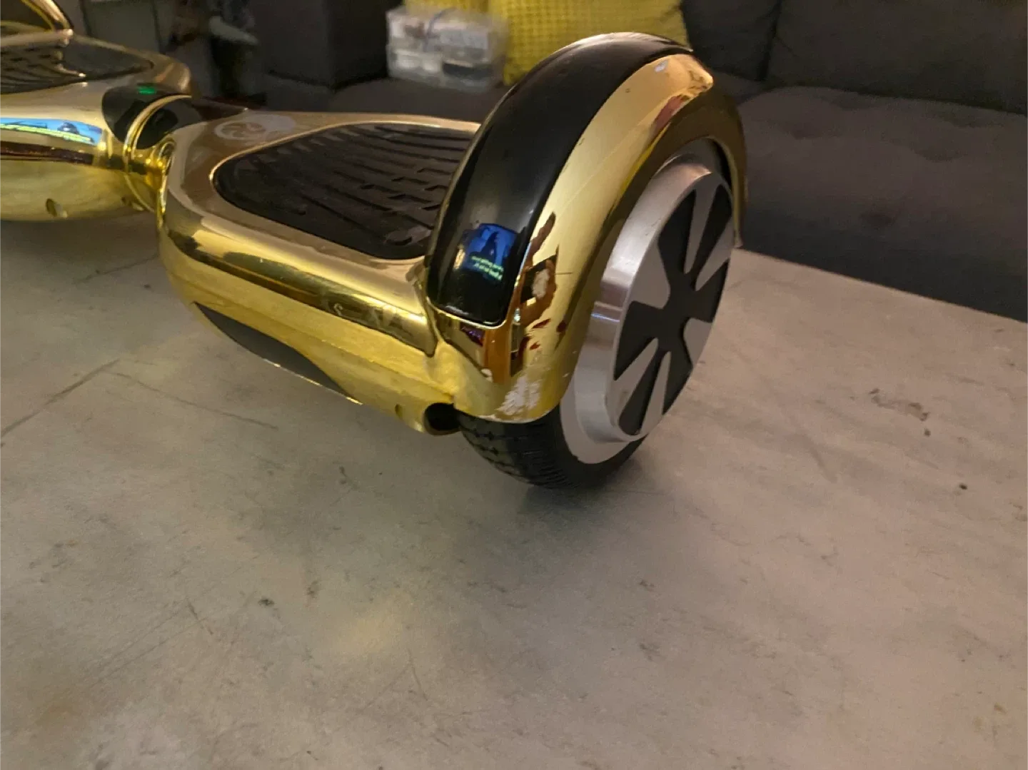 Gold Gyroor Warrior 8.5 inch Hoverboard image indicator(5)
