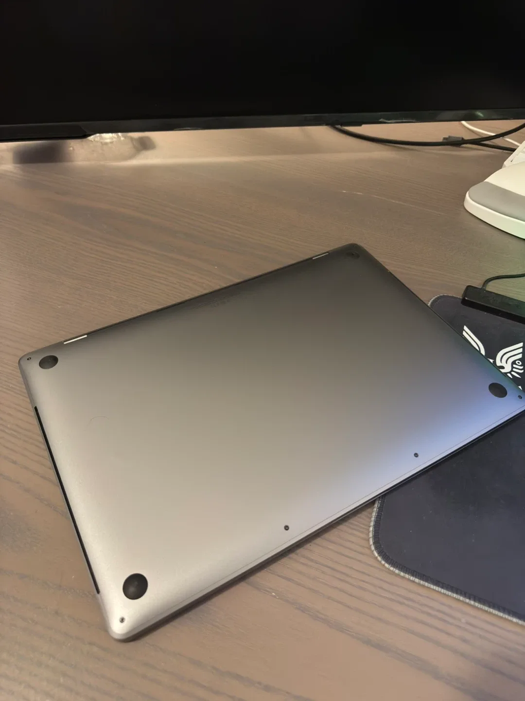 MacBook Pro 2019 16 inch image indicator(6)