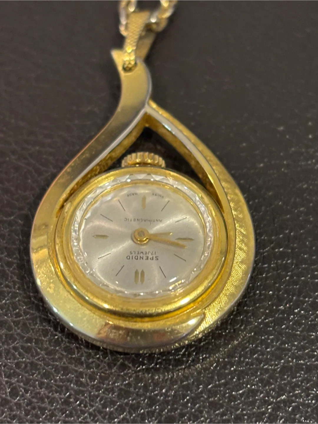 Vintage SPENDID 17 Jewels Antimagnetic Round Gold Tone Necklace image indicator(2)