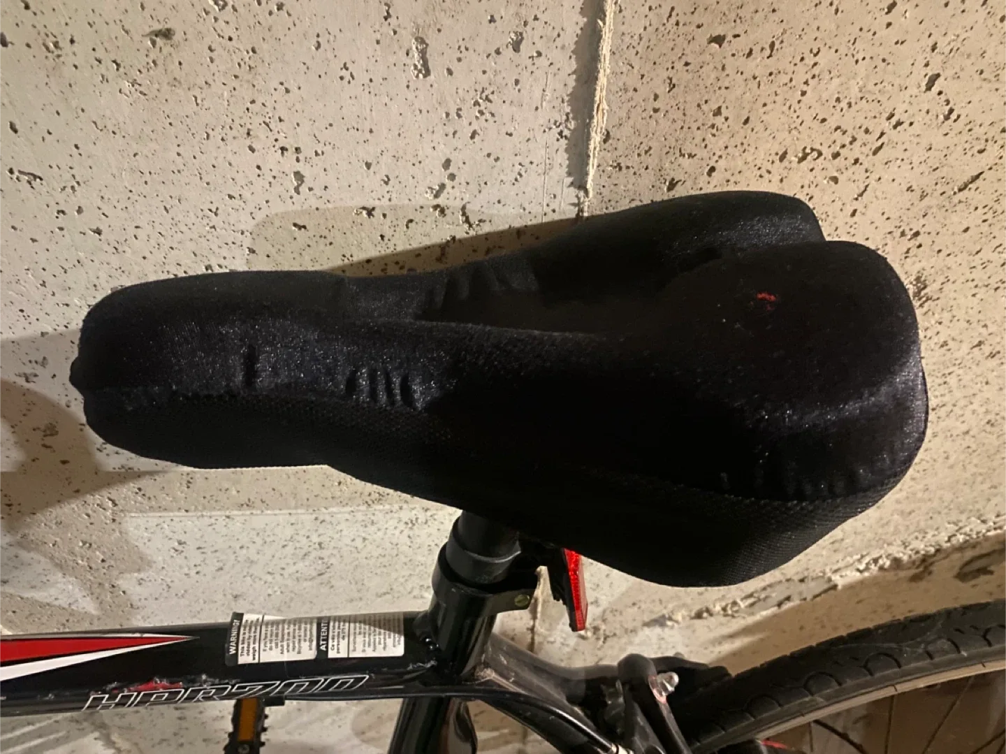 Hyper Road Bike - Red & Black image indicator(6)