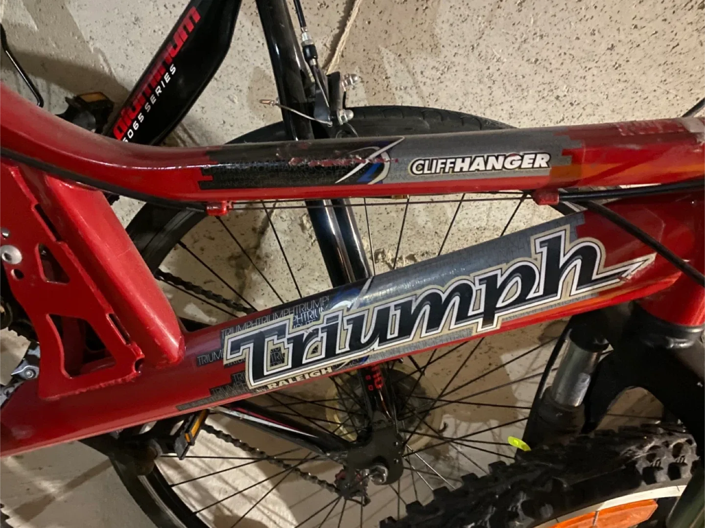 Hyper Road Bike - Red & Black image indicator(8)