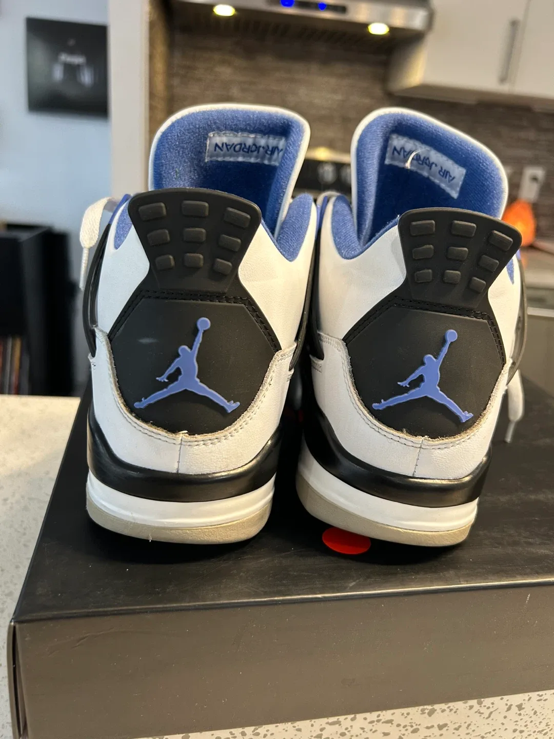 Air Jordan 4 Retro Military Blue image indicator(3)