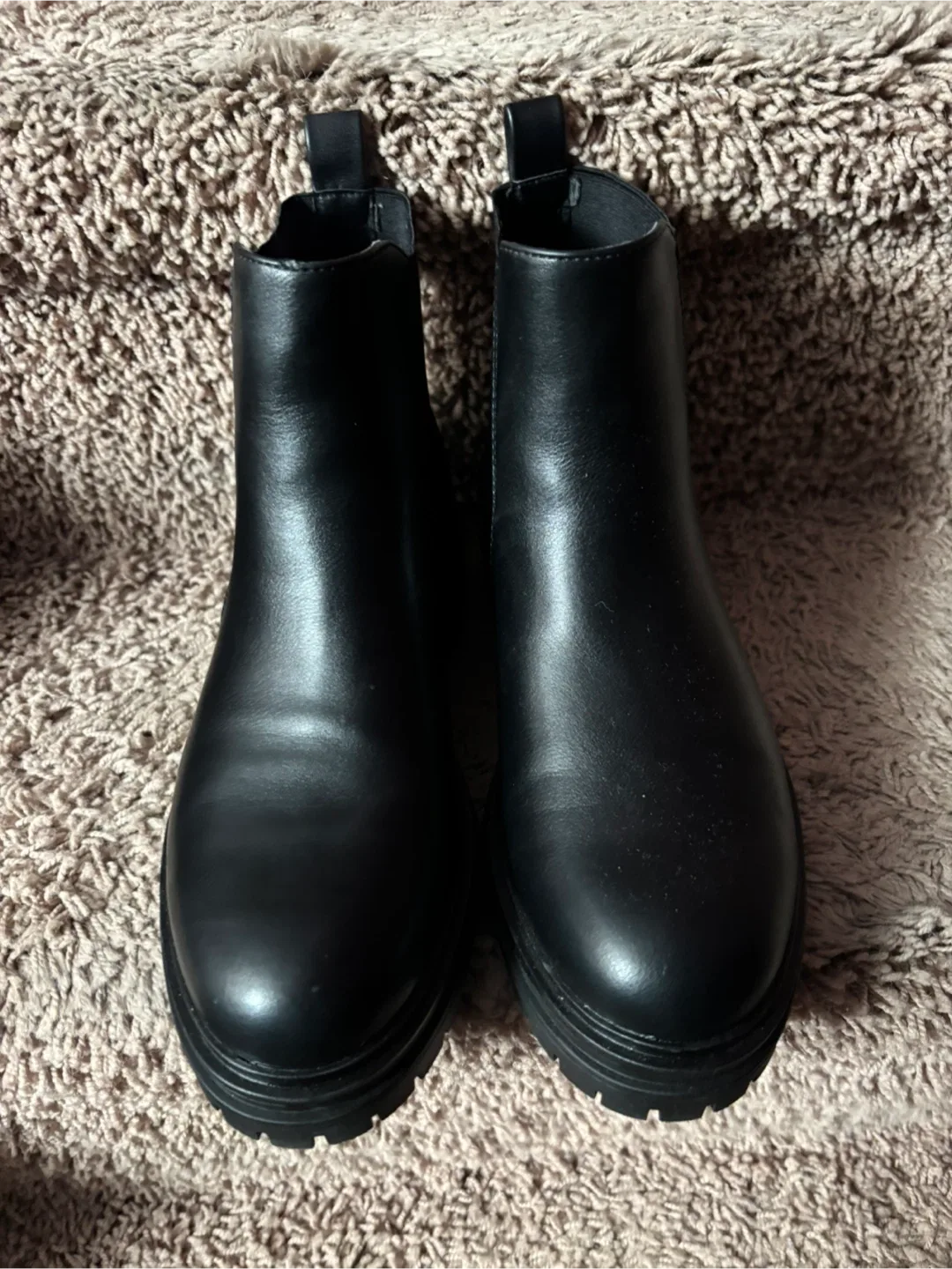 Steve Madden Black Chelsea Boots Size 8 image indicator(5)