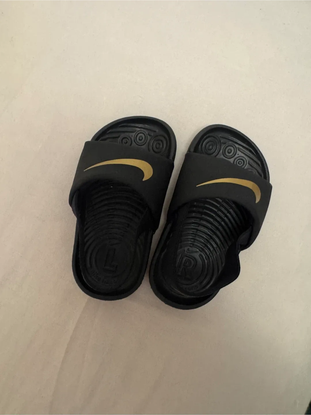 Nike Toddler Sandals Size 5C thumbnail