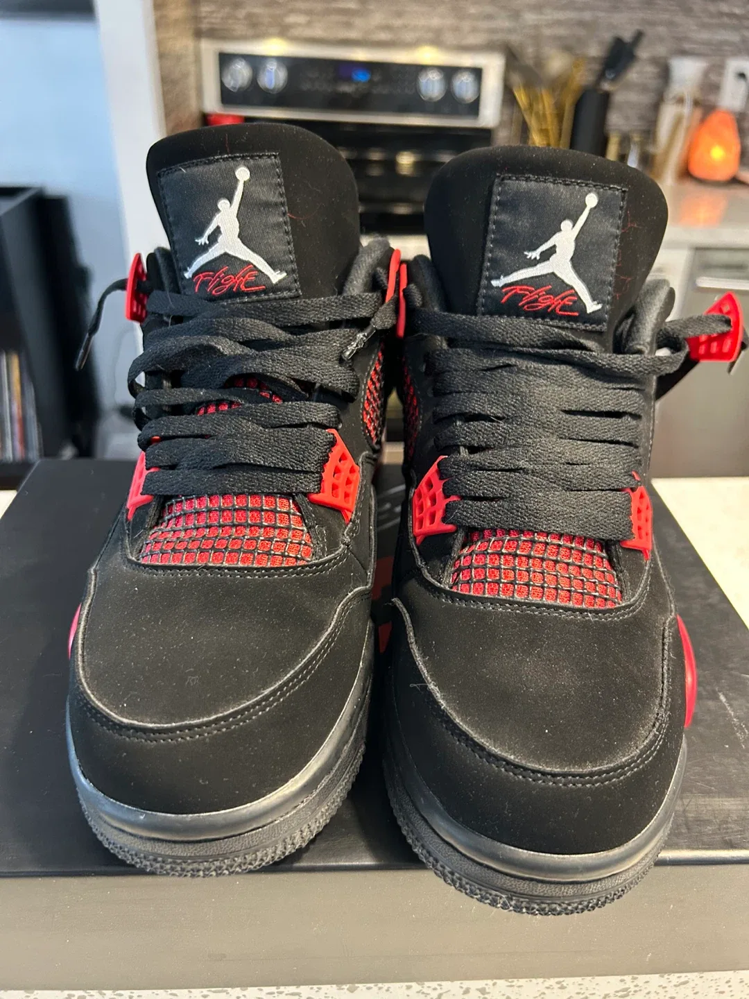 Air Jordan 4 Retro Bred image indicator(2)