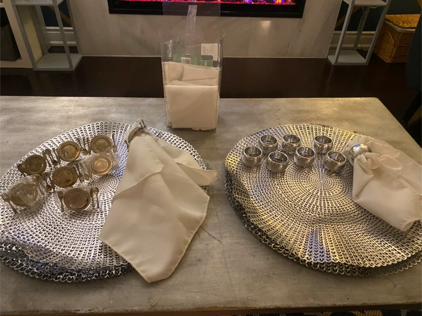 Silver Placemats with Napkin Rings image indicator(5)