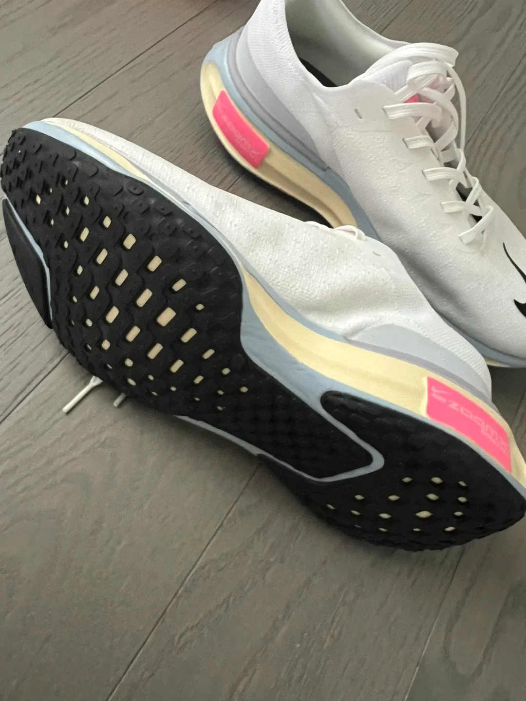 Nike ZoomX Invincible Run Flynit 3 White, Size 10 image indicator(4)