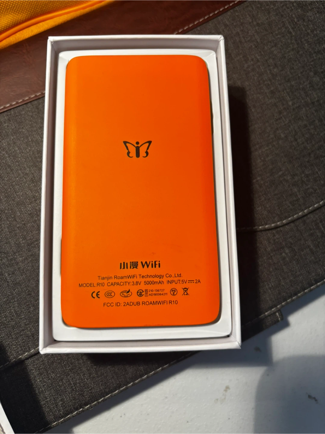 RoamWiFi R10 4G LTE Mobile Hotspot - Orange