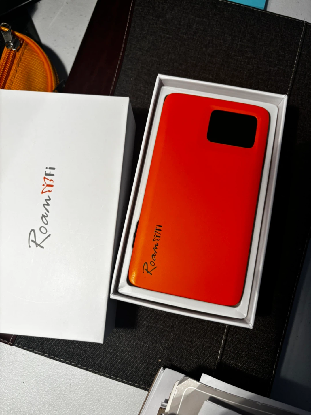 RoamWiFi R10 4G LTE Mobile Hotspot - Orange - photo 2