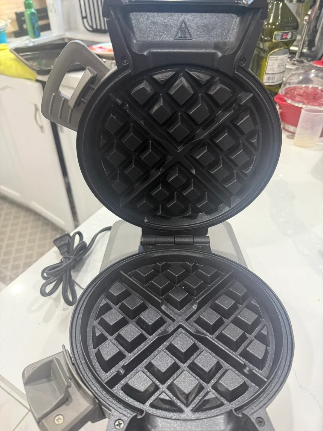 Cuisinart Vertical Waffle Maker image indicator(3)