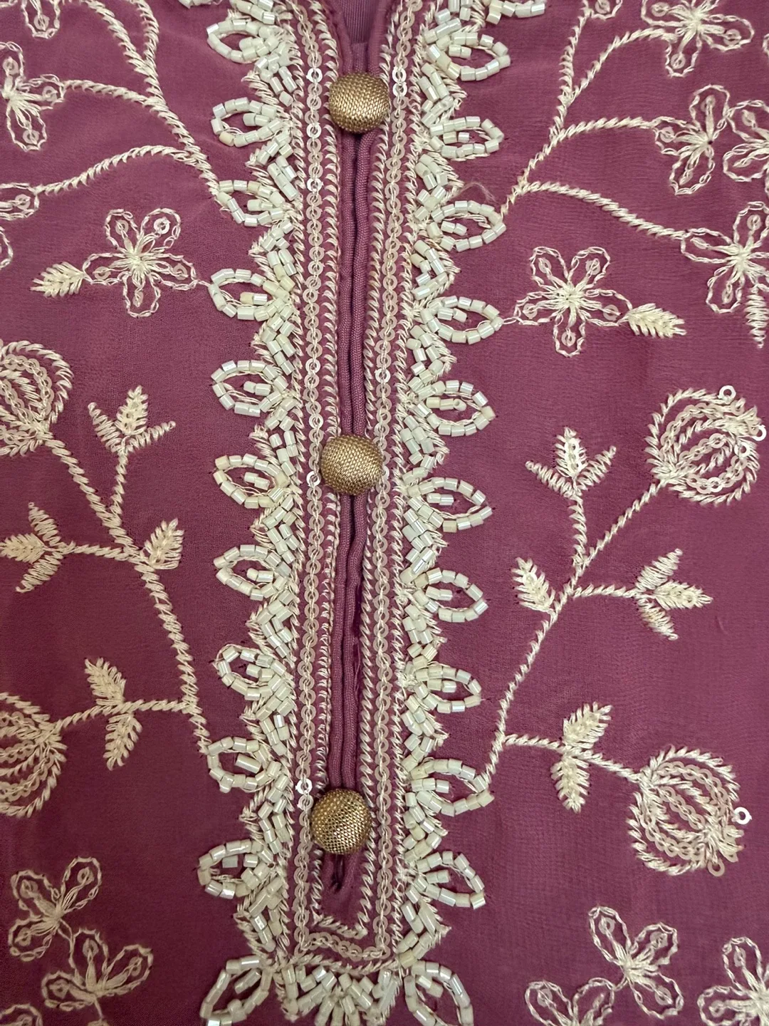 Embroidered Kurta Set - XL( ✅ Price Negotiable) WORN ONCE ONLY!! image indicator(6)
