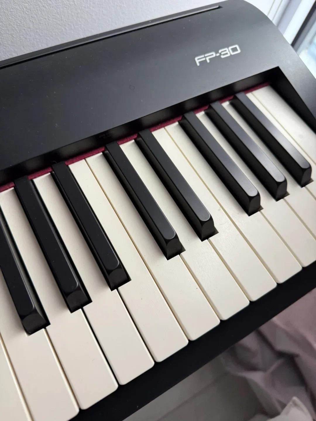 Roland FP-30 Digital Piano image indicator(3)