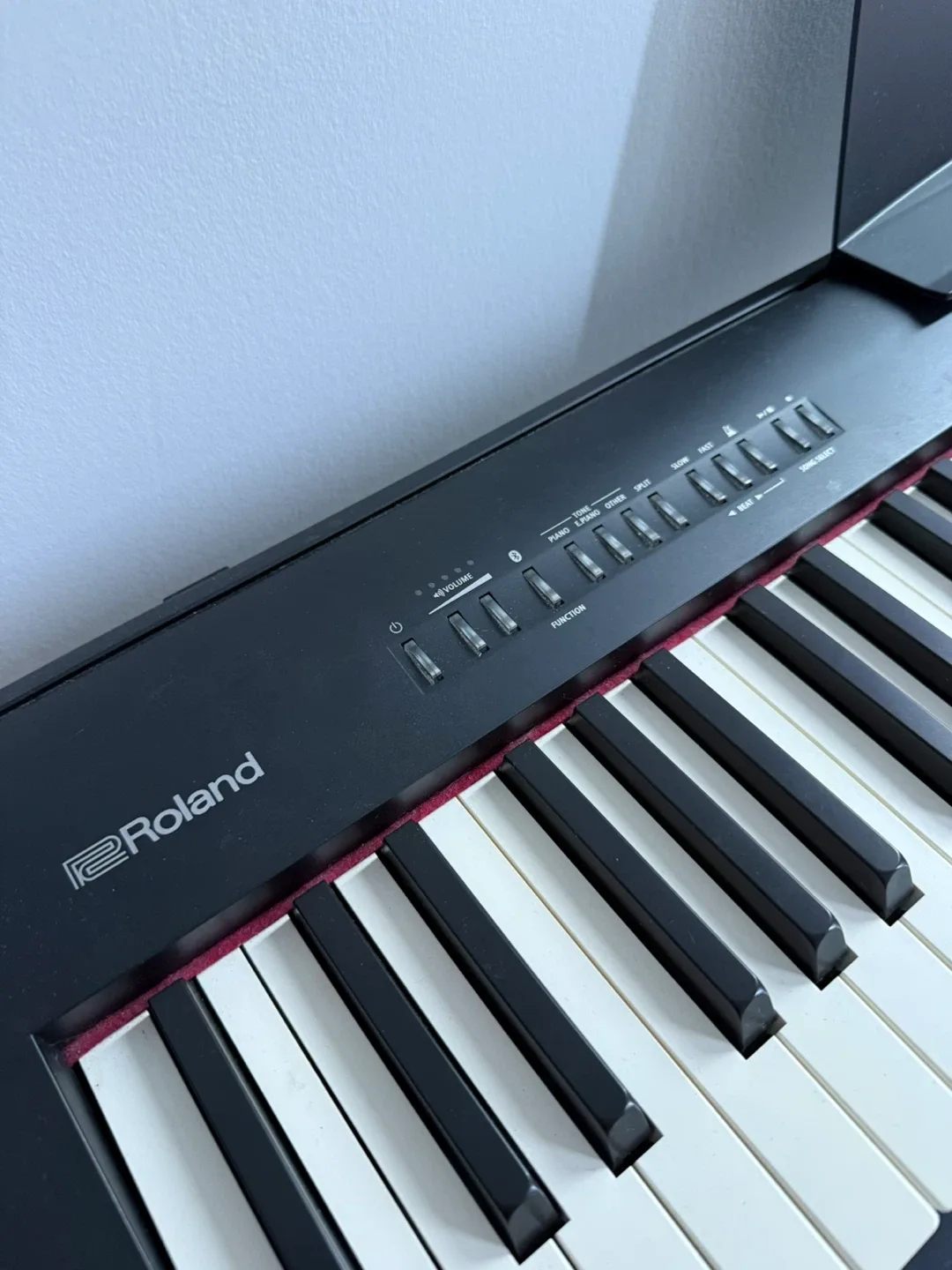 Roland FP-30 Digital Piano image indicator(2)
