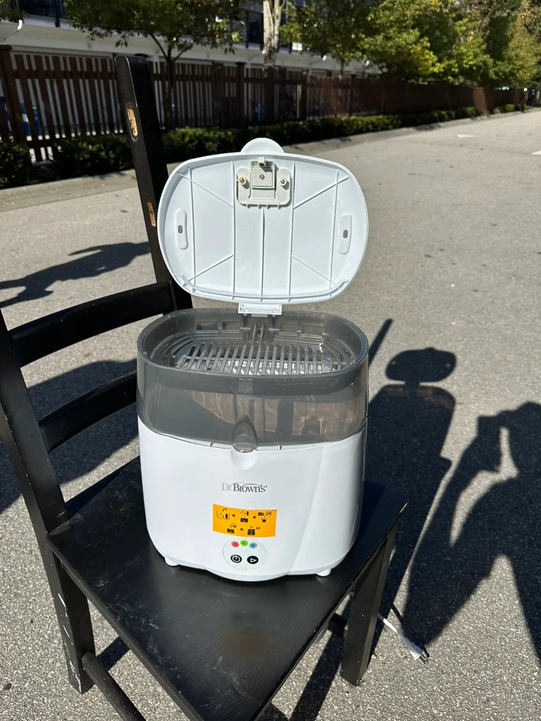 Dr. Brown's Baby Bottle Sterilizer & Munchkin Drying Rack image indicator(4)