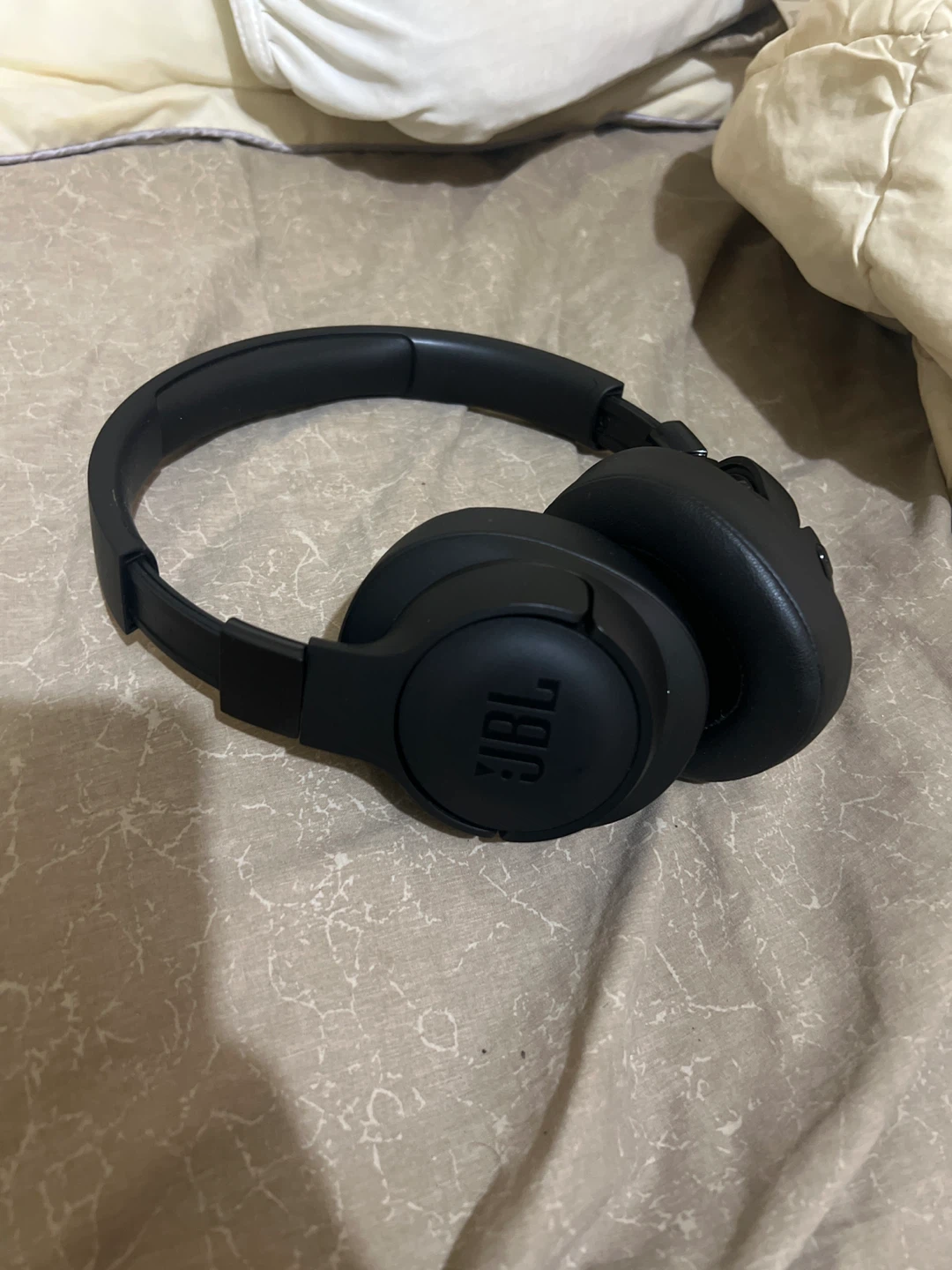 JBL Black Wireless Headphones