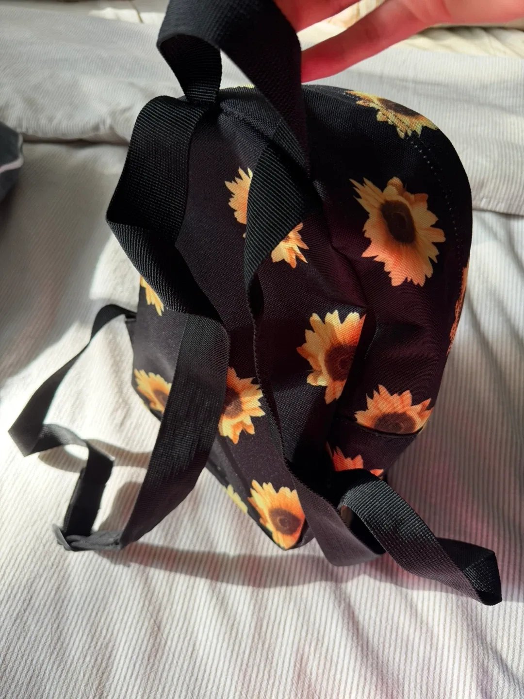 Herschel Sunflower Print Backpack image indicator(3)
