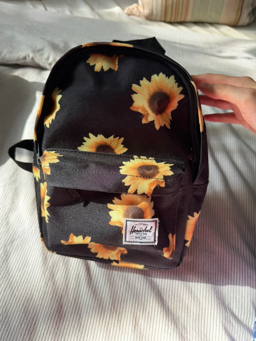 Herschel Sunflower Print Backpack image indicator(2)