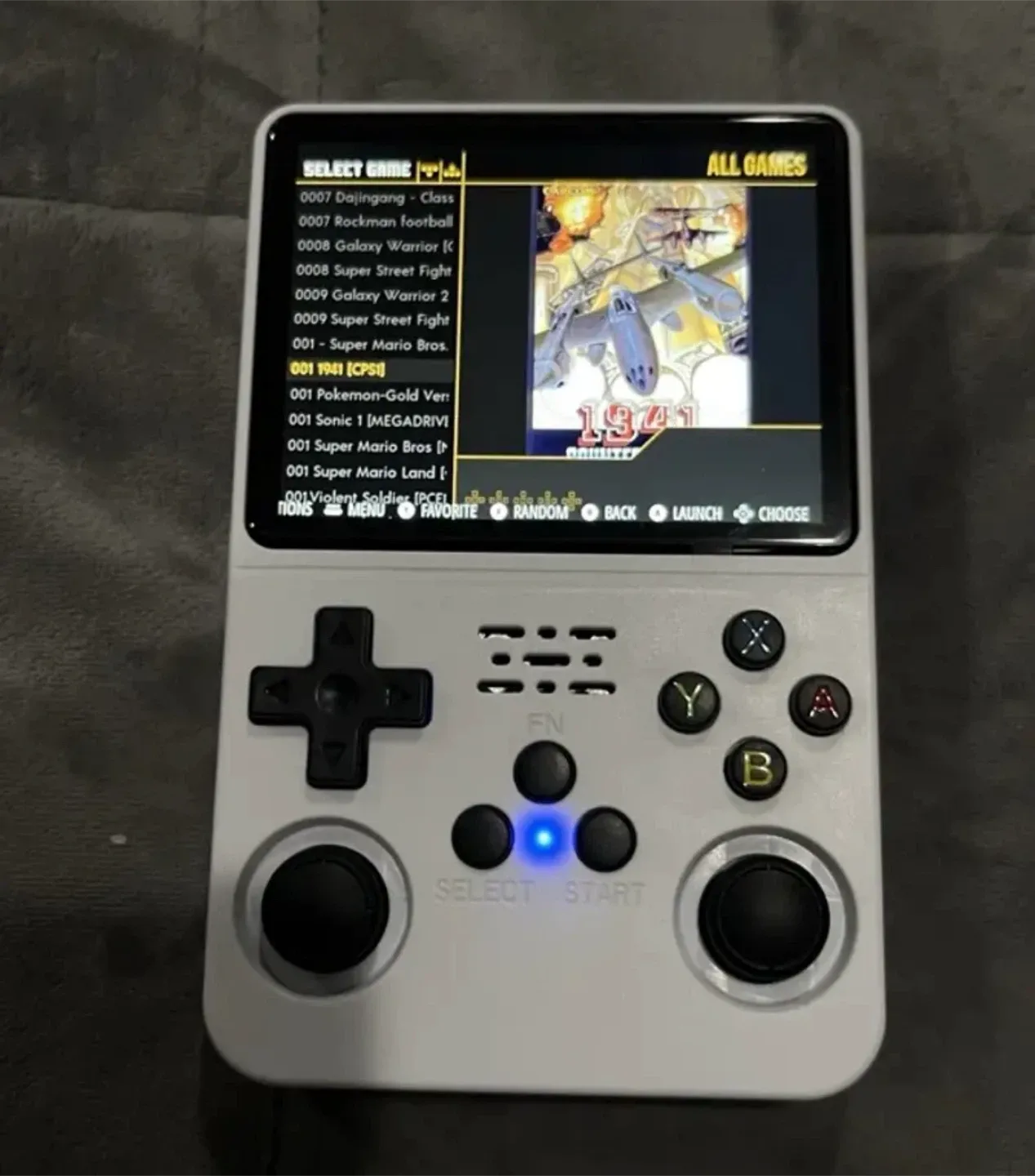 Handheld Retro Video Game Console 20k games ( black or white) image indicator(3)