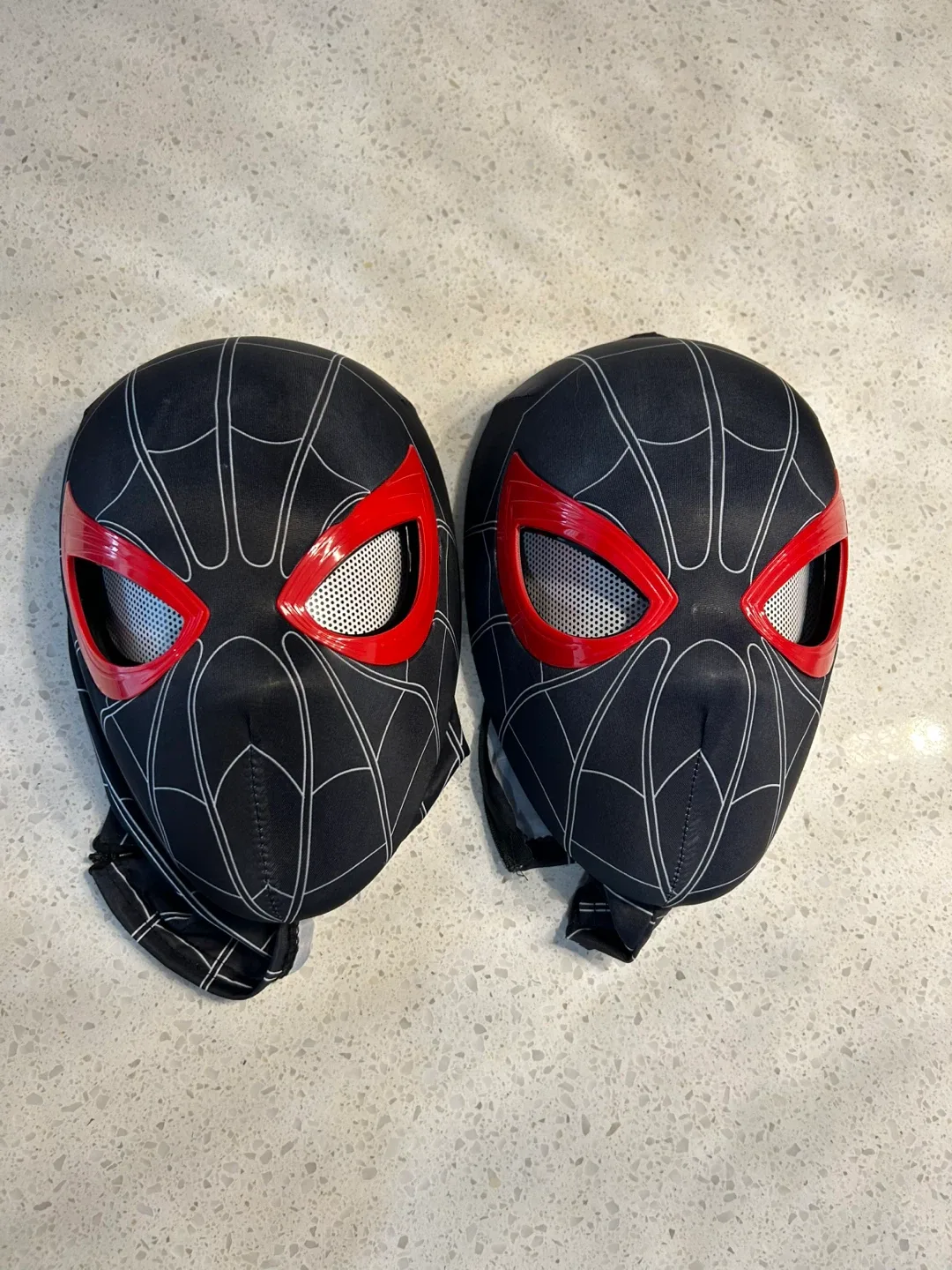 2X Spider-Man Mask - Black & Red thumbnail