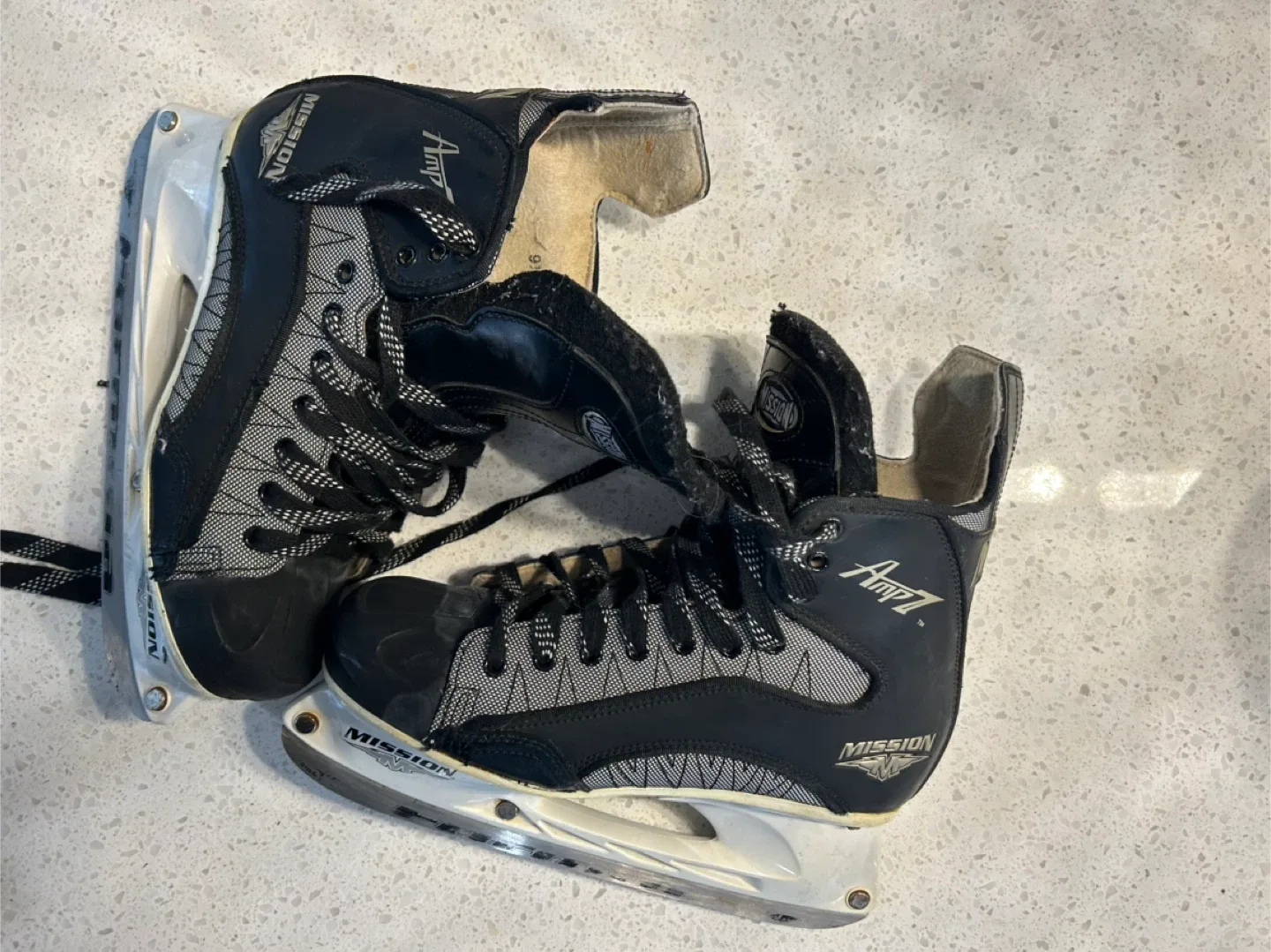 Mission Amp 4 Series Ice Hockey Skates thumbnail