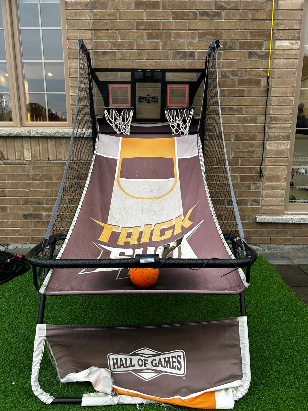 Hall of Games Trick Shot Basketball Arcade Game